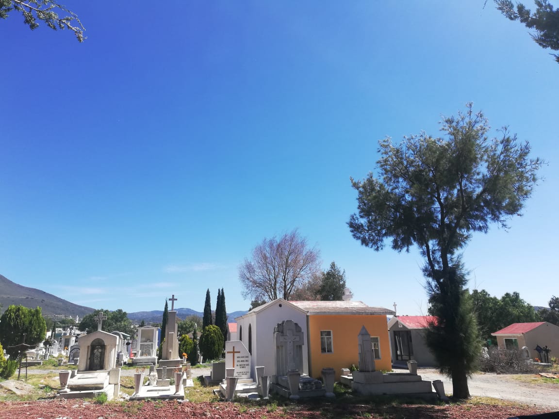 Panteón municipal de Pachuca se alista para Día de Muertos. (Alejandro Reyes)