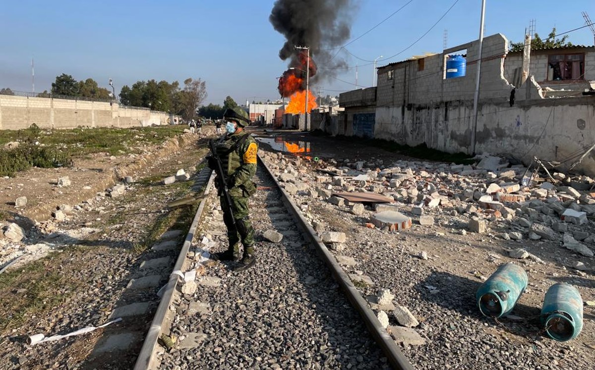 Alrededor de 300 militares salieron de CdMx al lugar de la explosión.| Especial
