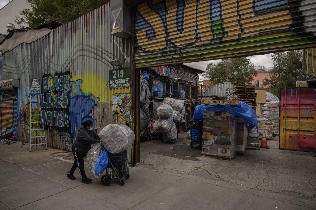 Los canners en Nueva York se han multiplicado debido a la pandemia de covid-19. (AFP)