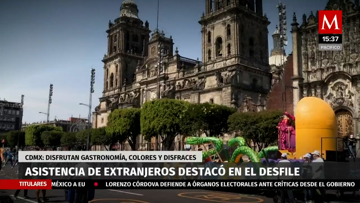 Asistencia de extranjeros destacó en el desfile de día de muertos en CdMx