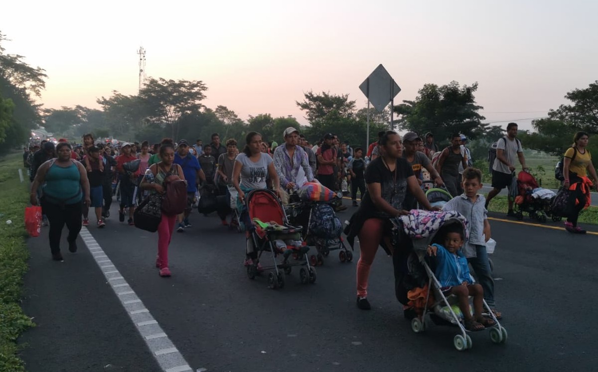 La caravana migrante tomó un descanso en su camino hacia Pijijiapan. (Especial)
