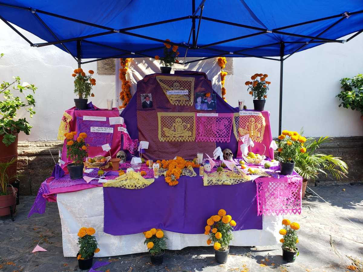Conmemoran con altar a escritores icónicos de Jalisco (Diana Barajas)