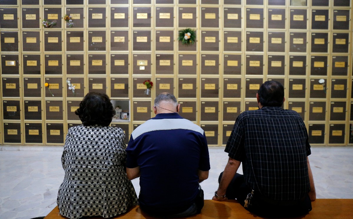 Muchas personas se dieron cita en los columbarios de Torreón. (Mauricio Román)