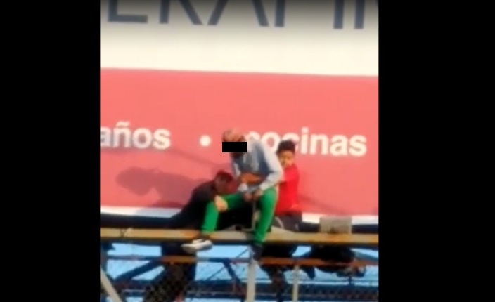 Algunos ciudadanos intentaron evitar que se lanzara. | Especial