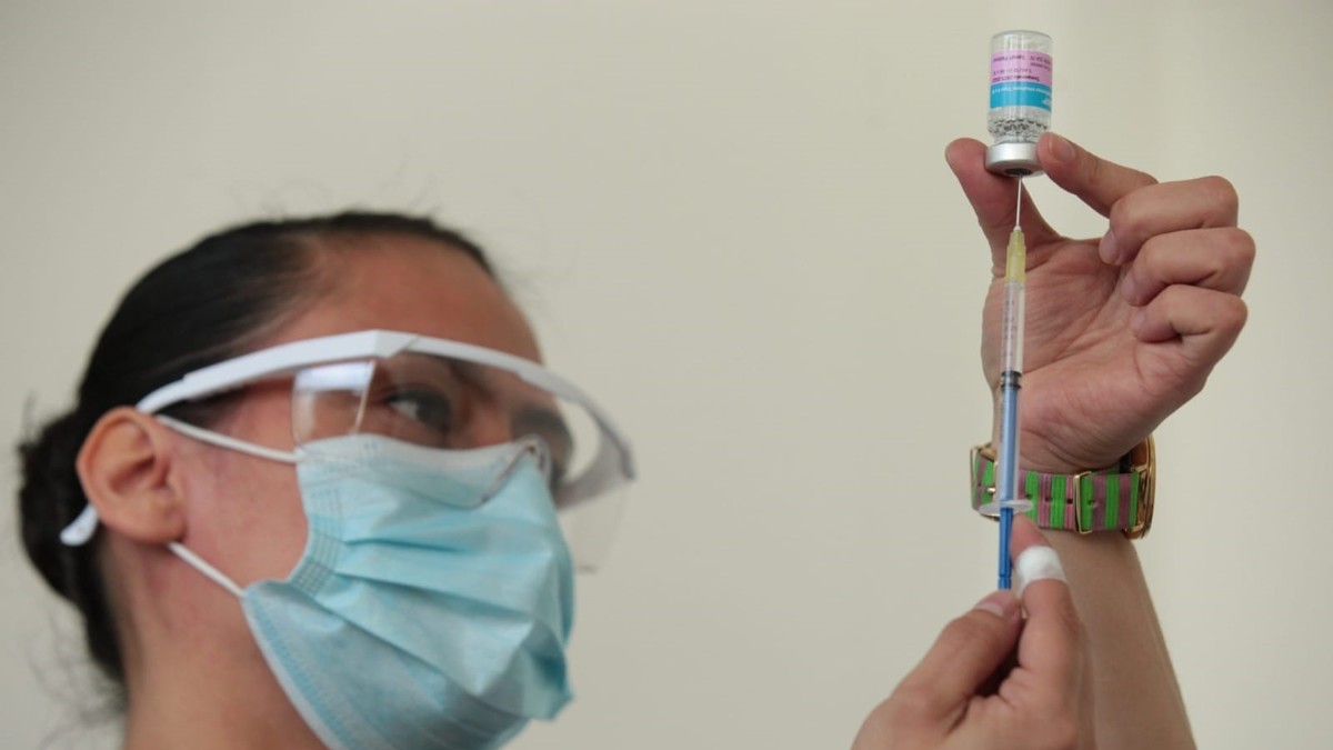 Hoy arrrancó la campaña de vacunación contra influenza estacional. (Jesús Quintanar)