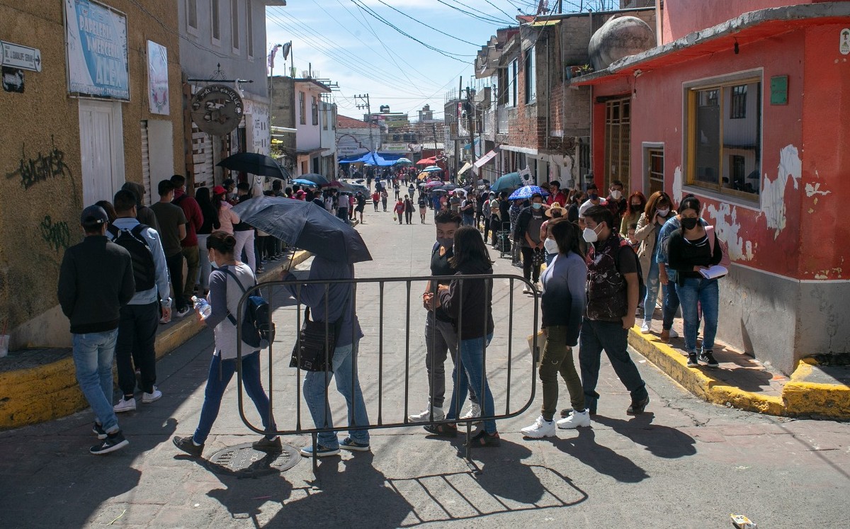 Las autoridades sanitarias reiteran el llamado a no dejar las medidas preventivas. (Iván Carmona)