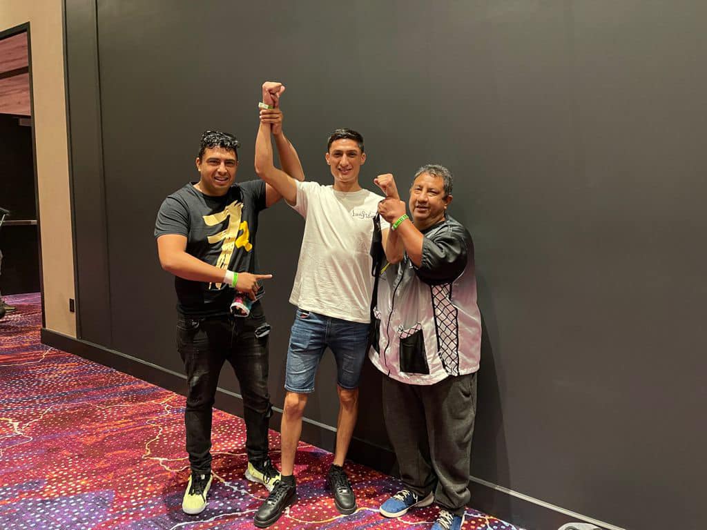 Boxeador lagunero 'Pepao' Meza peleará en la función del 'Canelo'. (Especial)