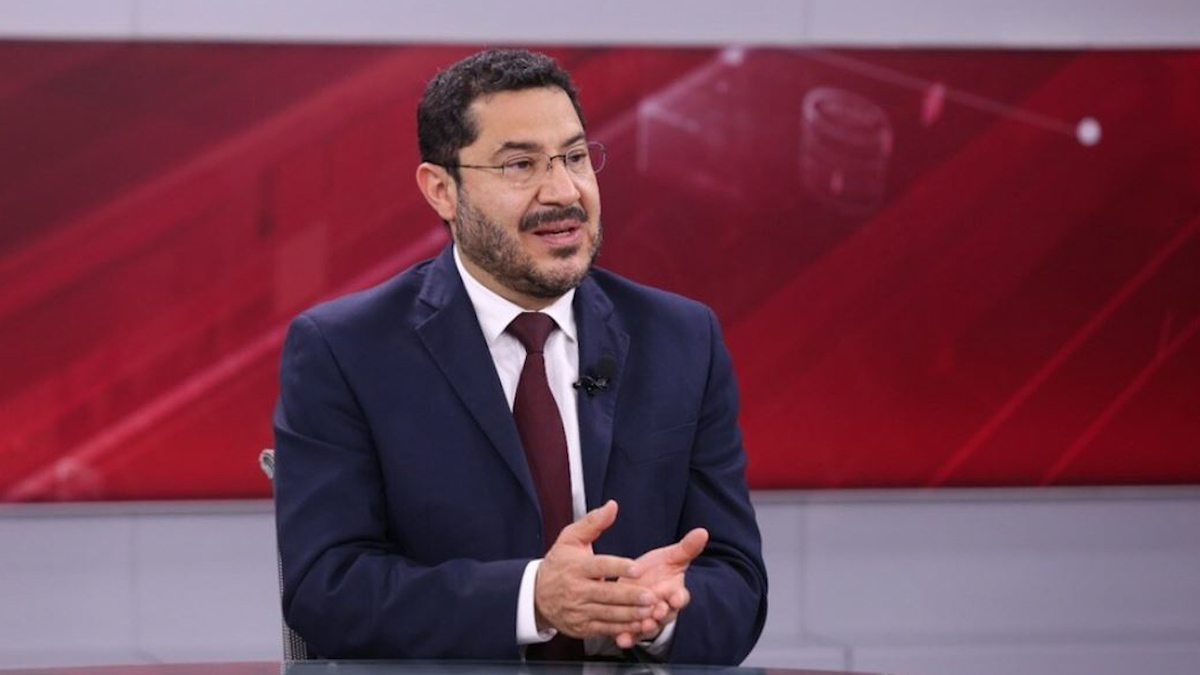 Pese a asistir a tomas de protesta, Sheinbaum sigue atenta a agenda