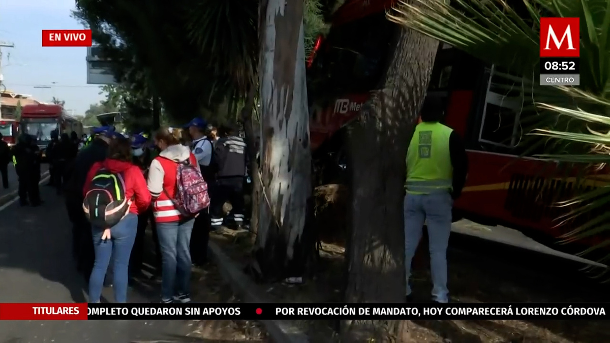 Choque de metrobús deja 7 lesionados en Gustavo A. Madero