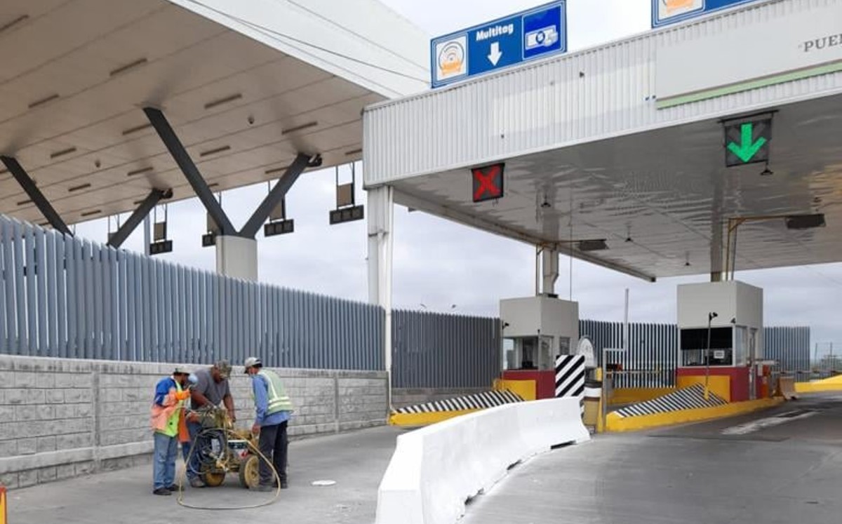 Cruce fronterizo de Nuevo Laredo recibe mantenimiento ante la apertura de los puentes hacia Estados Unidos. (Gobierno de Nuevo Laredo)