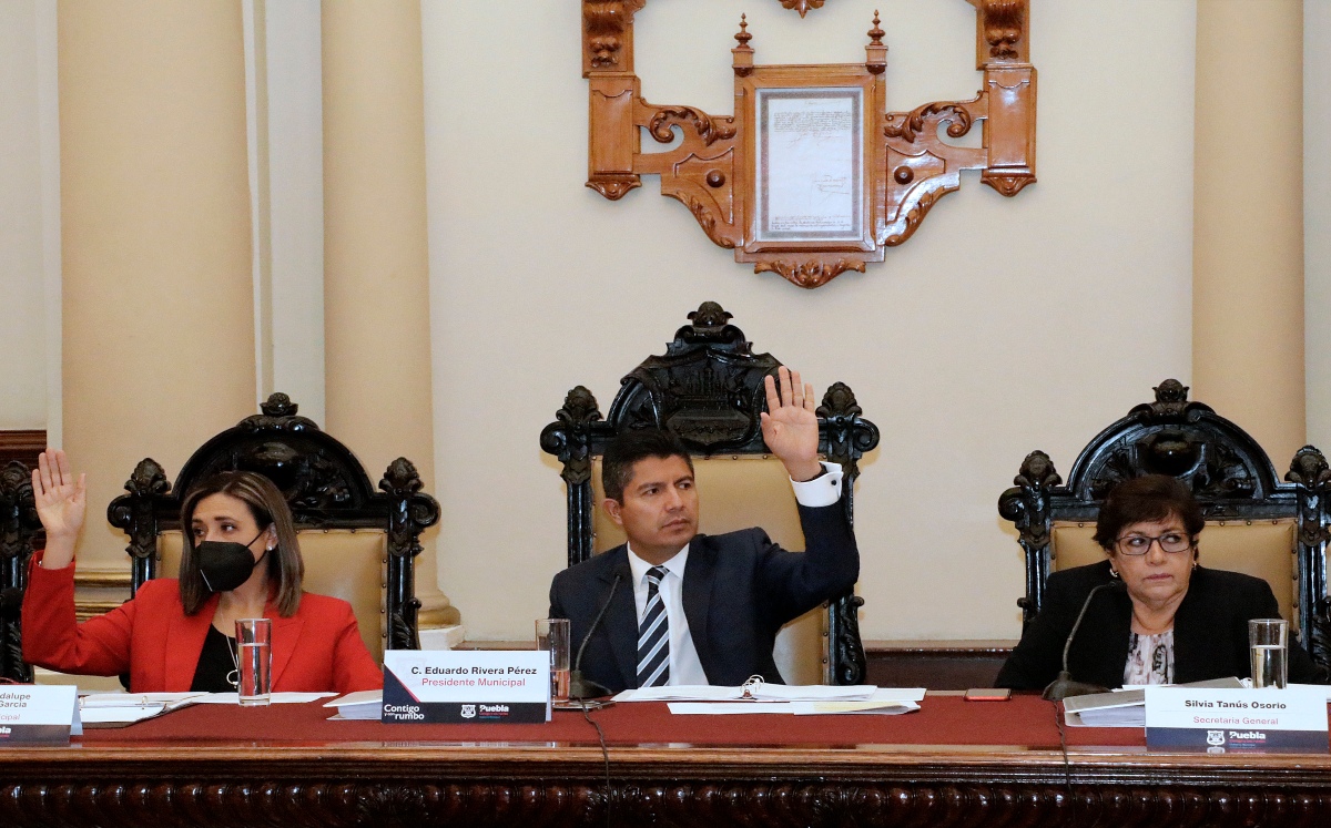 Eduardo Rivera durante sesión de Cabildo | Agencia Enfoque