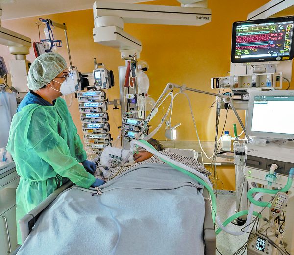 Paciente de terapia intensiva en un hospital de Múnich. Reuters