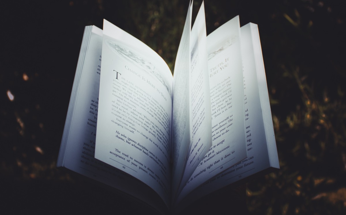 Poesía, libros, cultura, | Pexels