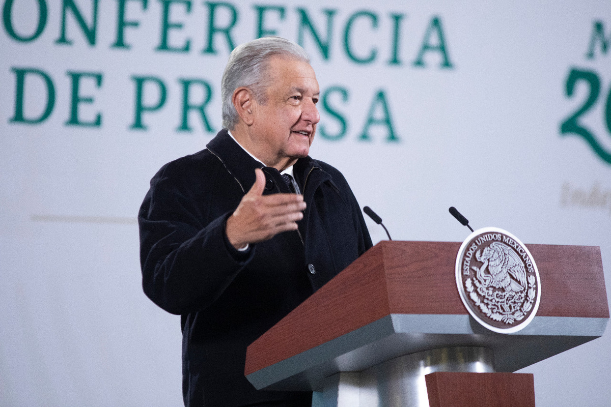 El presidente López Obrador señaló que el cambio de horario sí ayuda. (Especial)