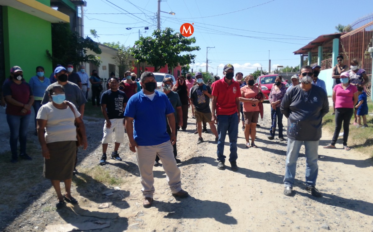 Vecinos acusan al alcalde de Altamira, Armando Martínez, de hacer cobros indebidos. (Pablo Reyes)