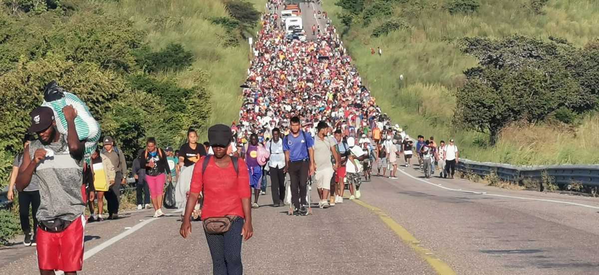 Cientos de migrantes forman parte de esta caravana. (Abraham Jiménez)