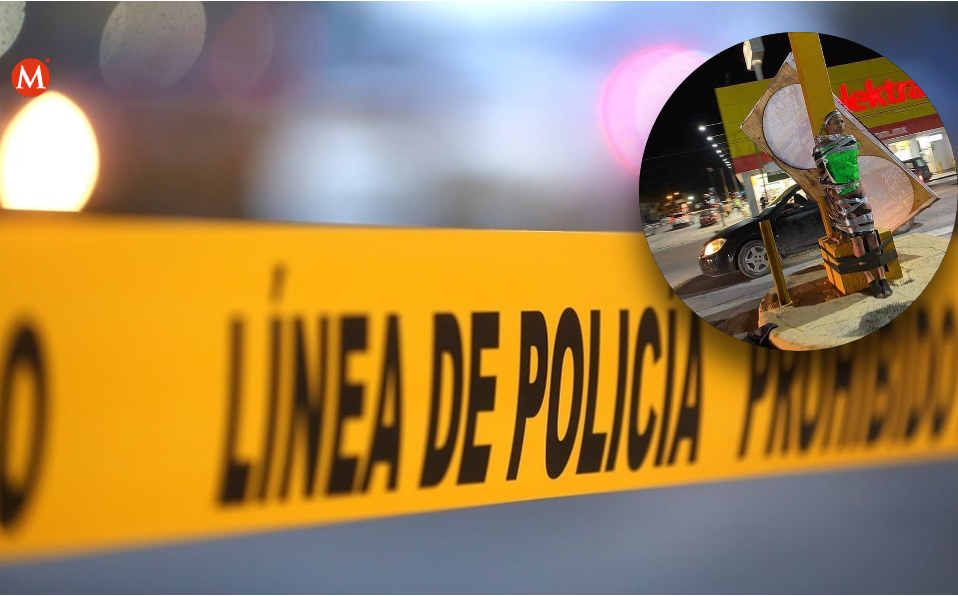 El hombre fue amarrado desnudo a un poste
