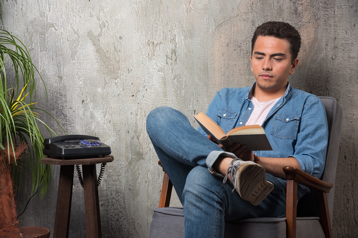 Durante dos días, los jóvenes podrán presenciar de ponencias y presentaciones de libros. (freepik.es)
