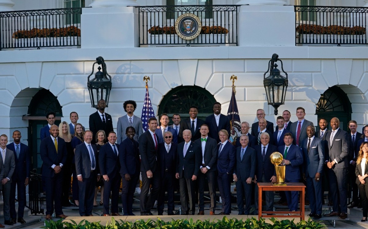 Milwaukee Bucks visita a Joe Biden en la Casa Blanca (AP)