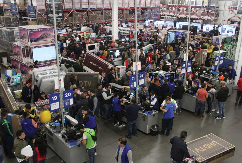 Ofertas a la puerta. El Buen Fin, Navidad y Reyes Magos representan hasta 40% de los ingresos al año de los comercios en México.