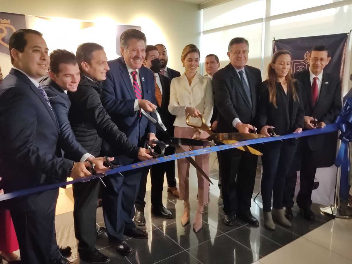 Samuel García inaugura oficina de Nuevo León en Laredo, Texas. Foto: Roberto Alanís