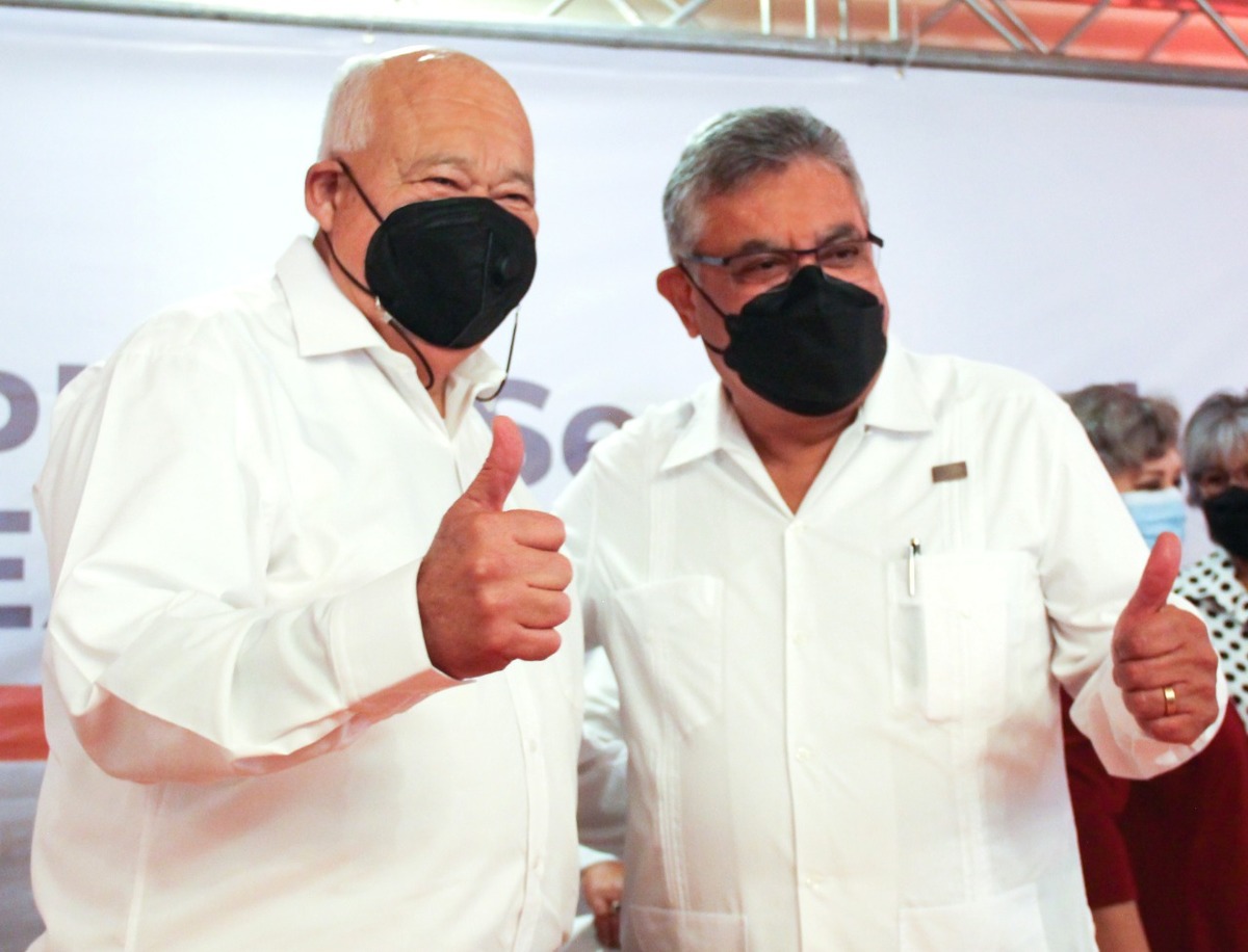 Secretario general de SNTE y gobernador de Baja California Sur. (Especial)