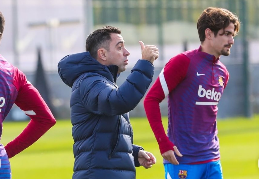 Xavi en su primer entrenamiento con el Barcelona (Instagram: FC Barcelona)