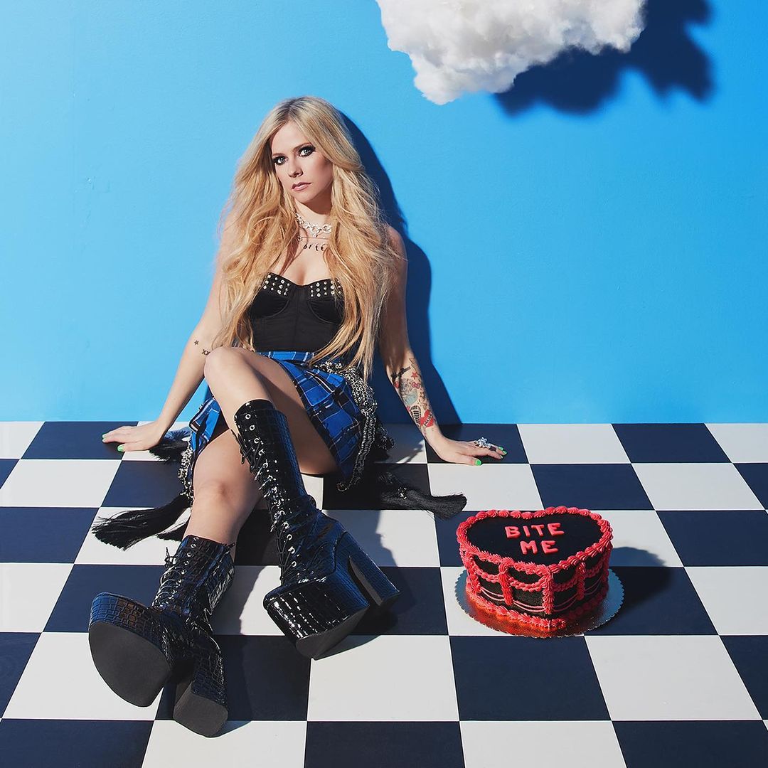 Avril Lavigne estrenó nueva canción Bite Me | Instagram