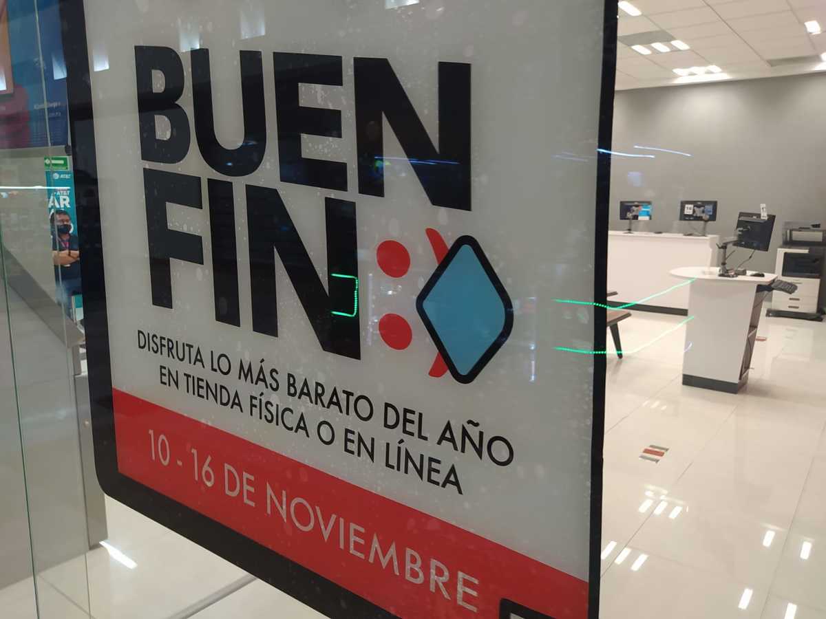 Descuentos por el "Buen Fin" provocan filas largas en tiendas departamentales de León