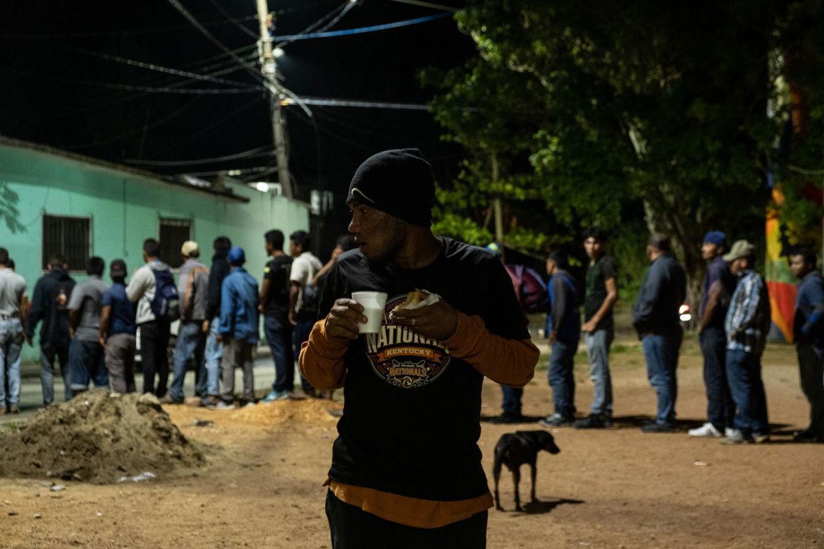 Algunos migrante se entregaron a las autoridades para regularizar su estancia en México. (Cuartoscuro)