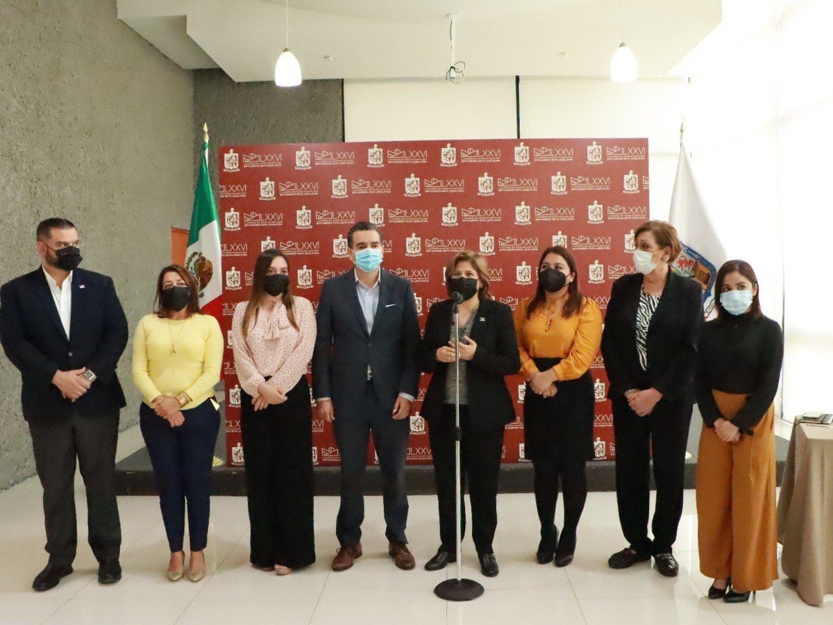 Movimiento Ciudadano respalda arrendamiento de camiones en Nuevo León. Foto: Especial.