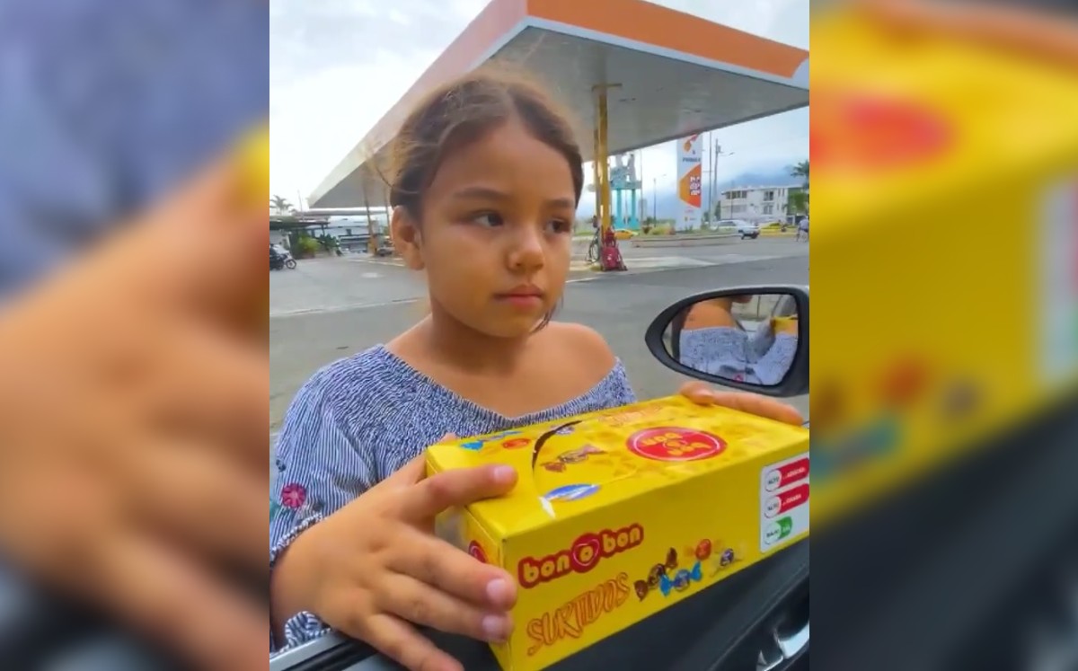 Andrea se convirtió en viral debido a que puede hablar cuatro idiomas. (Captura)