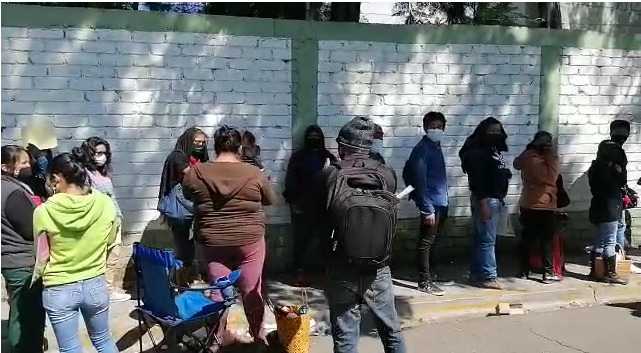 Filas para la vacunación.