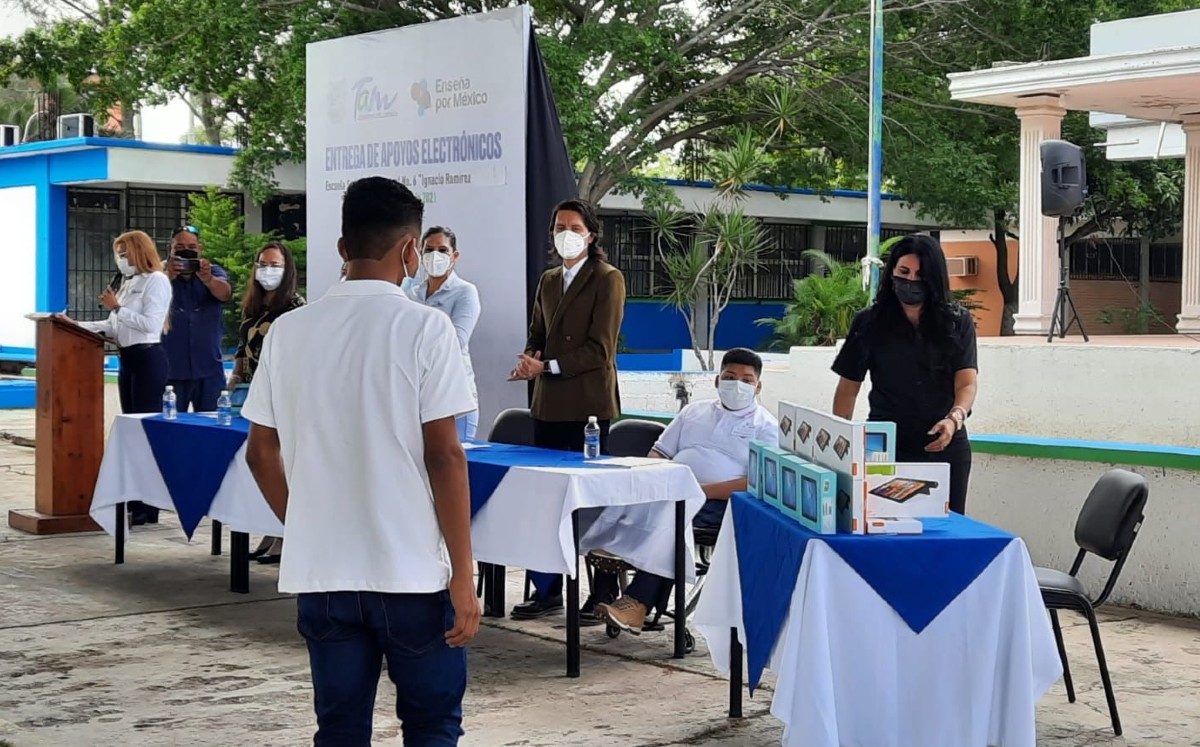 Regreso a clases en Tampico. (Jesús Alberto García)