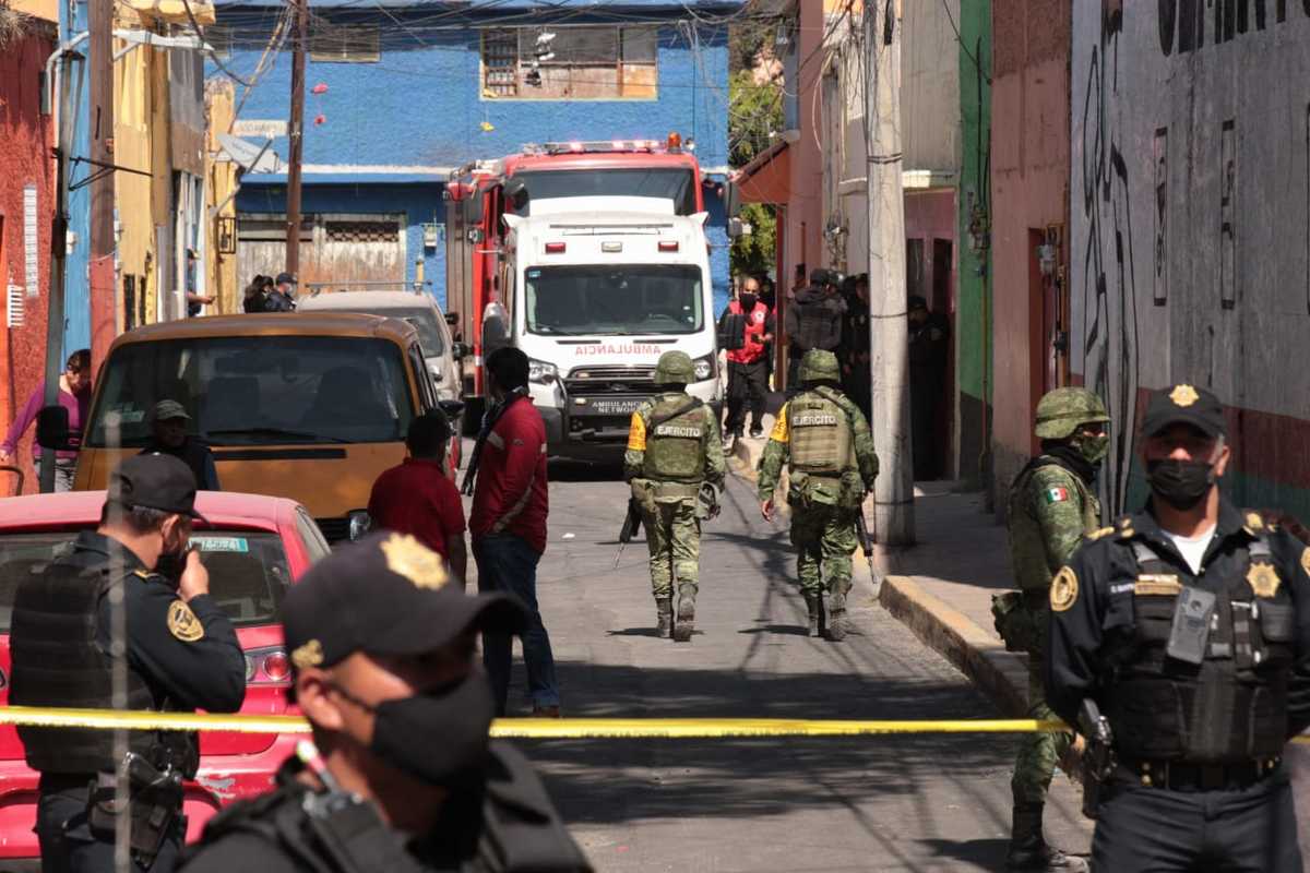 Fuerzas de seguridad estales y federales acudieron a la zona del desastre en la colonia Pensil Norte. (Jesús Quintanar)