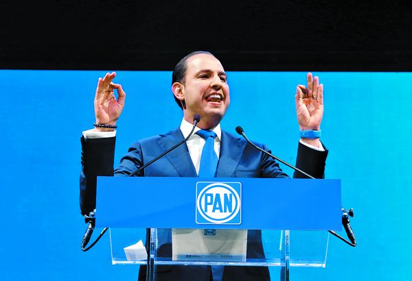 El líder albiazul pidió generosidad y gratitud partidista. JESÚS QUINTANAR
