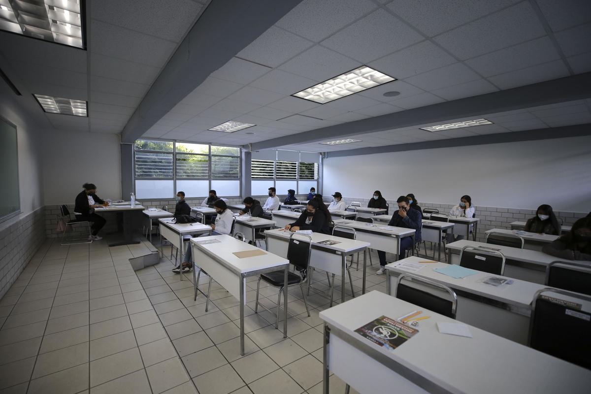Acuden más del 96% de aspirantes a realizar examen de admisión a UdeG (Cortesía)