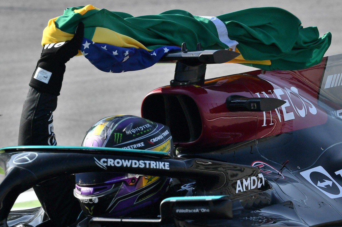 Lewis Hamilton se lleva el Gran Premio de Brasil (AFP)