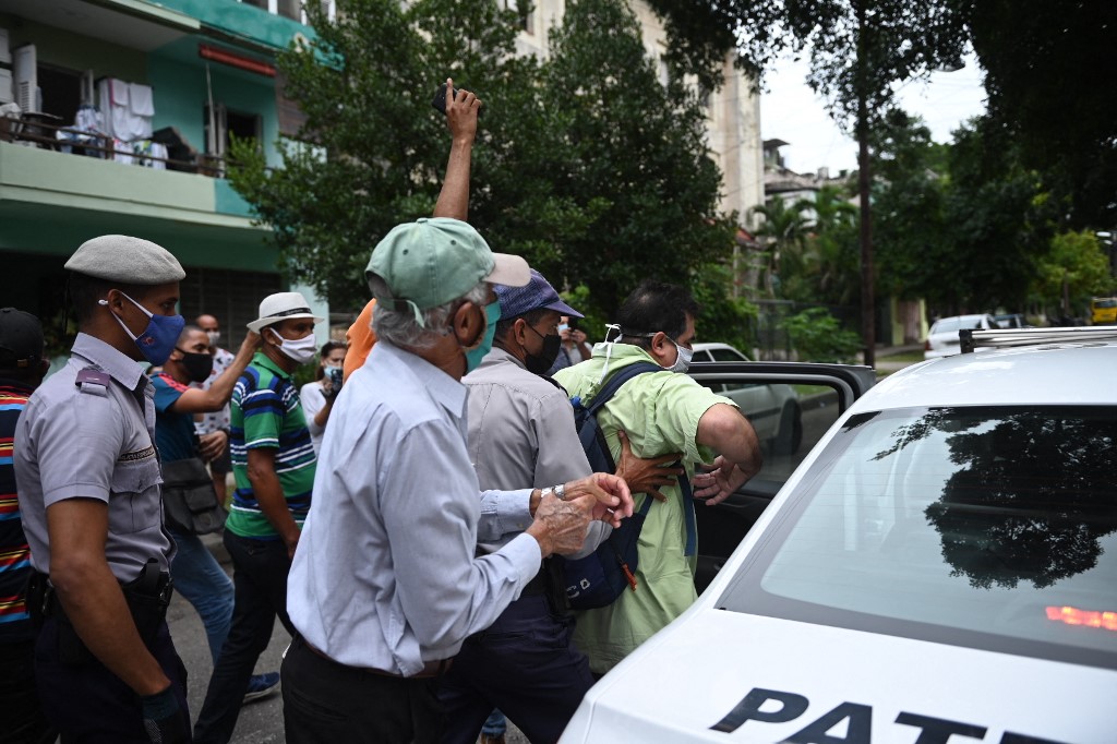 Las protestas en Cuba empezaron en antesala este domingo en calles de La Habana. (AFP)