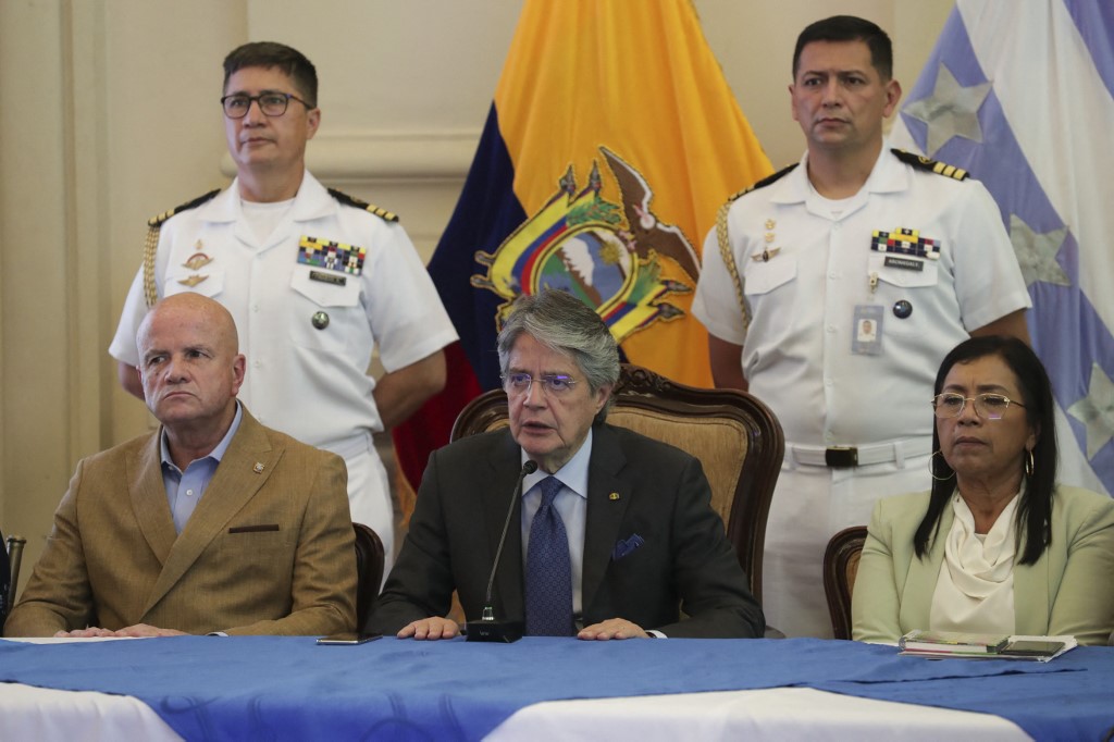 El presidente de Ecuador, Guillermo Lasso, ha estado enfrentando un aumento de la violencia en el país. (AFP)