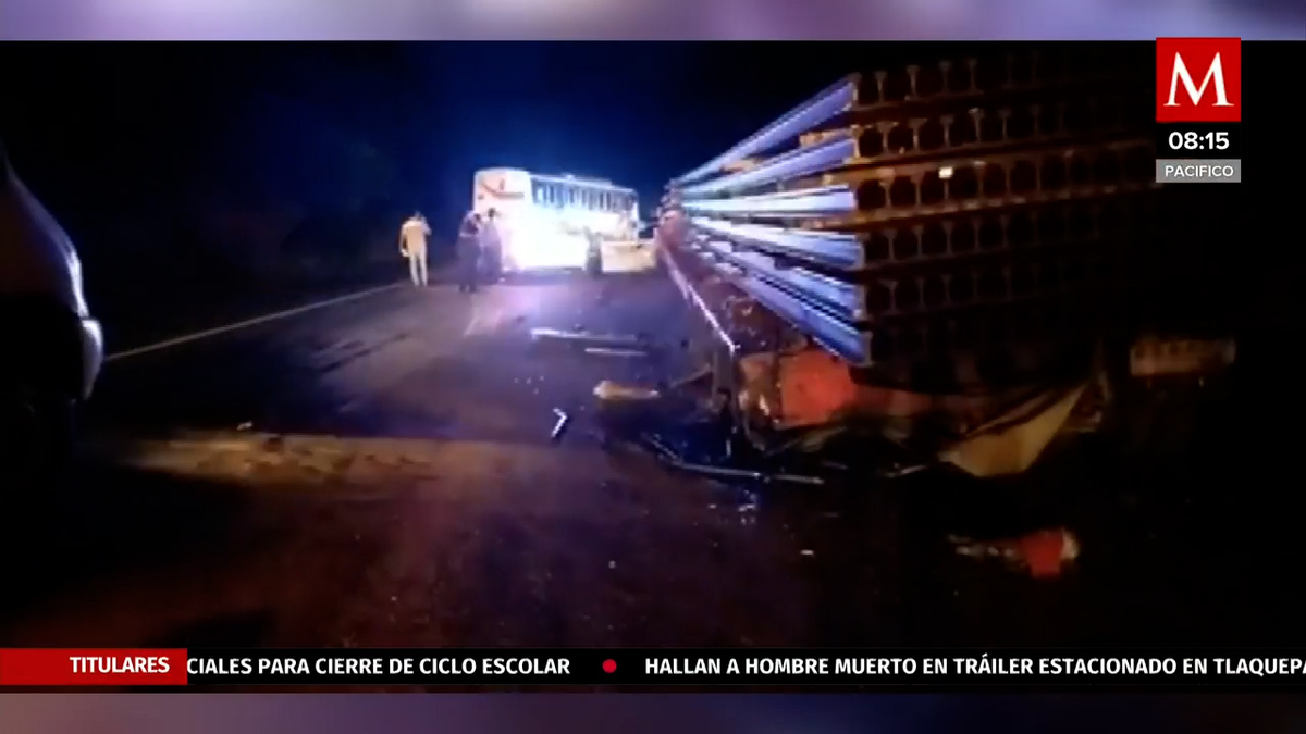 Al menos un muerto y 8 heridos por choque en Veracruz