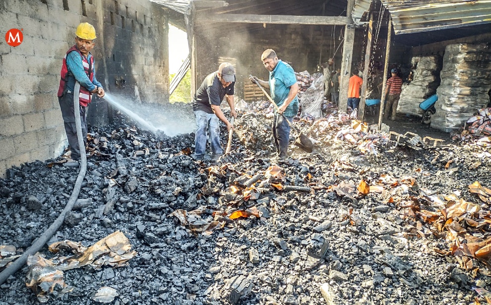 Bodega de carbón es afectada por incendio en Soto la Marina
