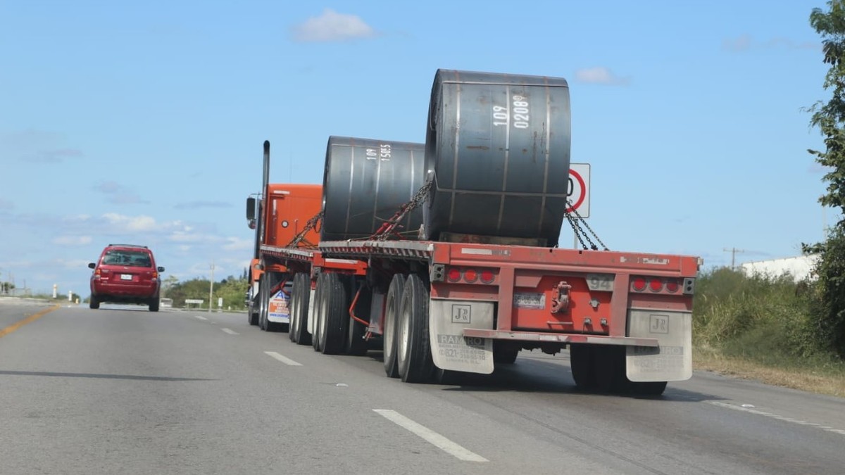 Desde los puertos de Tamaulipas se mueven productos vía autotransporte.