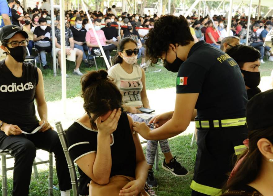 El sitio elegido en Monterrey para inmunizar a los ciudadanos contra el coronavirus es las instalaciones de la Facultad de Medicina de la UANL, a part