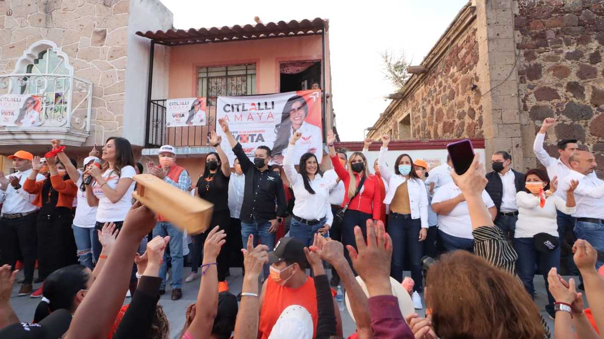 Citlalli Amaya cerró  su campaña en San Sebastianito. (Cortesía)