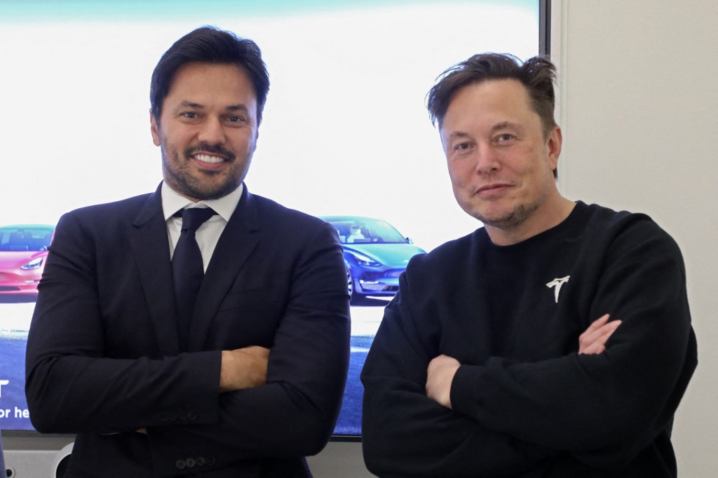 El ministro de Comunicaciones de Brasil, Fabio Faria, y el empresario multimillonario Elon Musk. | Foto: Gobierno de Brasil vía AFP