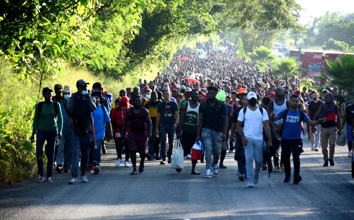 La caravana migrante se abre paso por el territorio nacional rumbo a la frontera norte. | Cuartoscuro