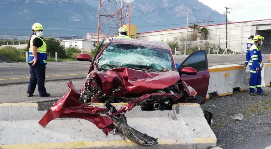 Choque en Santa Catarina deja dos muertos y un lesionado. Foto: Agustín Martínez.