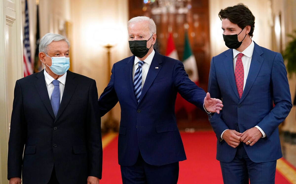 Es la primera vez que los tres mandatarios se reúnen de forma presencial | AP