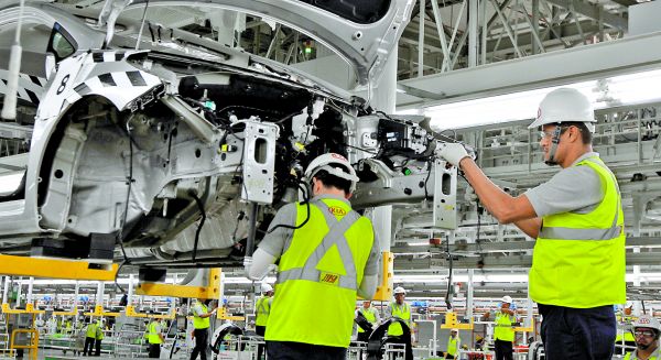 El freno en la producción automotriz afectará el crecimiento del PIB en un punto porcentual. Carlos Rangel